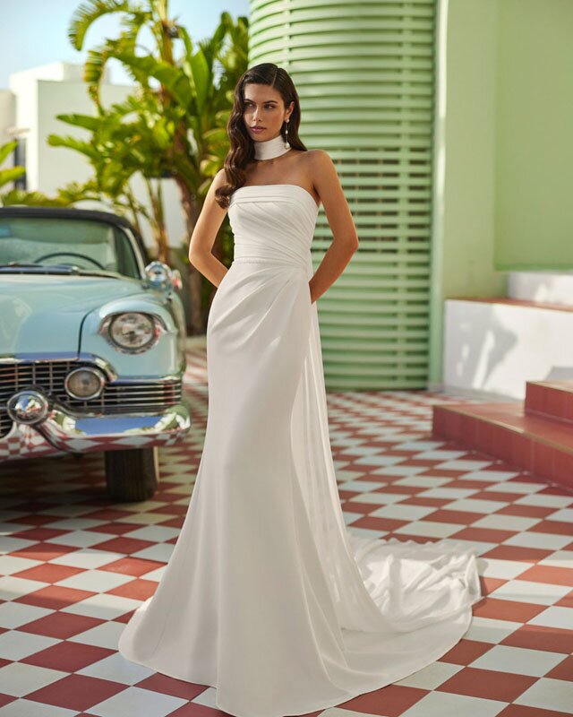 abito da sposa indossato da una modella